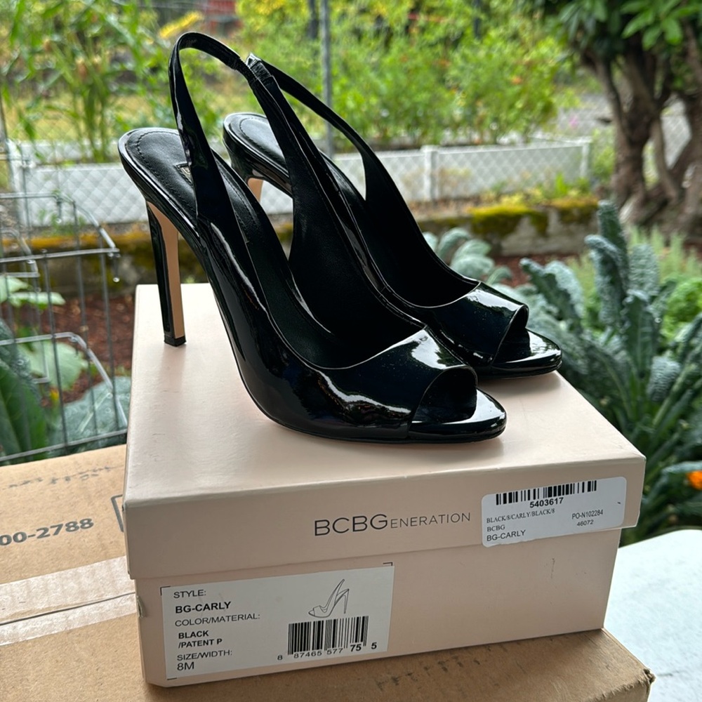 BCBGeneration Sling Back Patent Leather High Heels. Size 8M. Black.